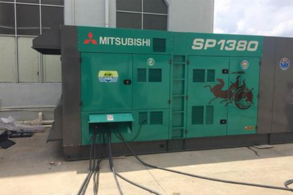 锦屏为什么有些柴油发电机组的输出电压可以调节？