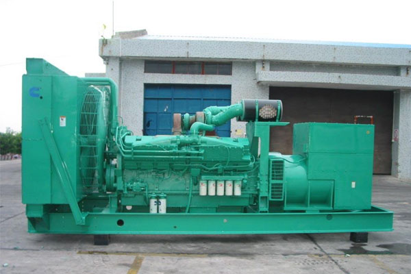 锦屏工厂发电机应急发电时如何更准确地检查发电机状态？